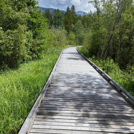 Chalet Continental Motel Valemount Εξωτερικό φωτογραφία