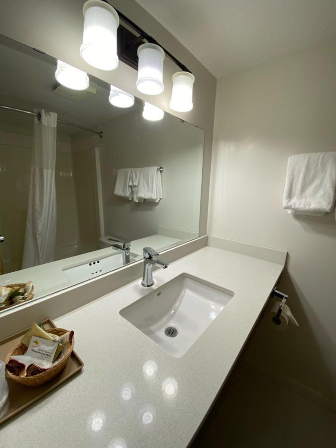Chalet Continental Motel Valemount Εξωτερικό φωτογραφία